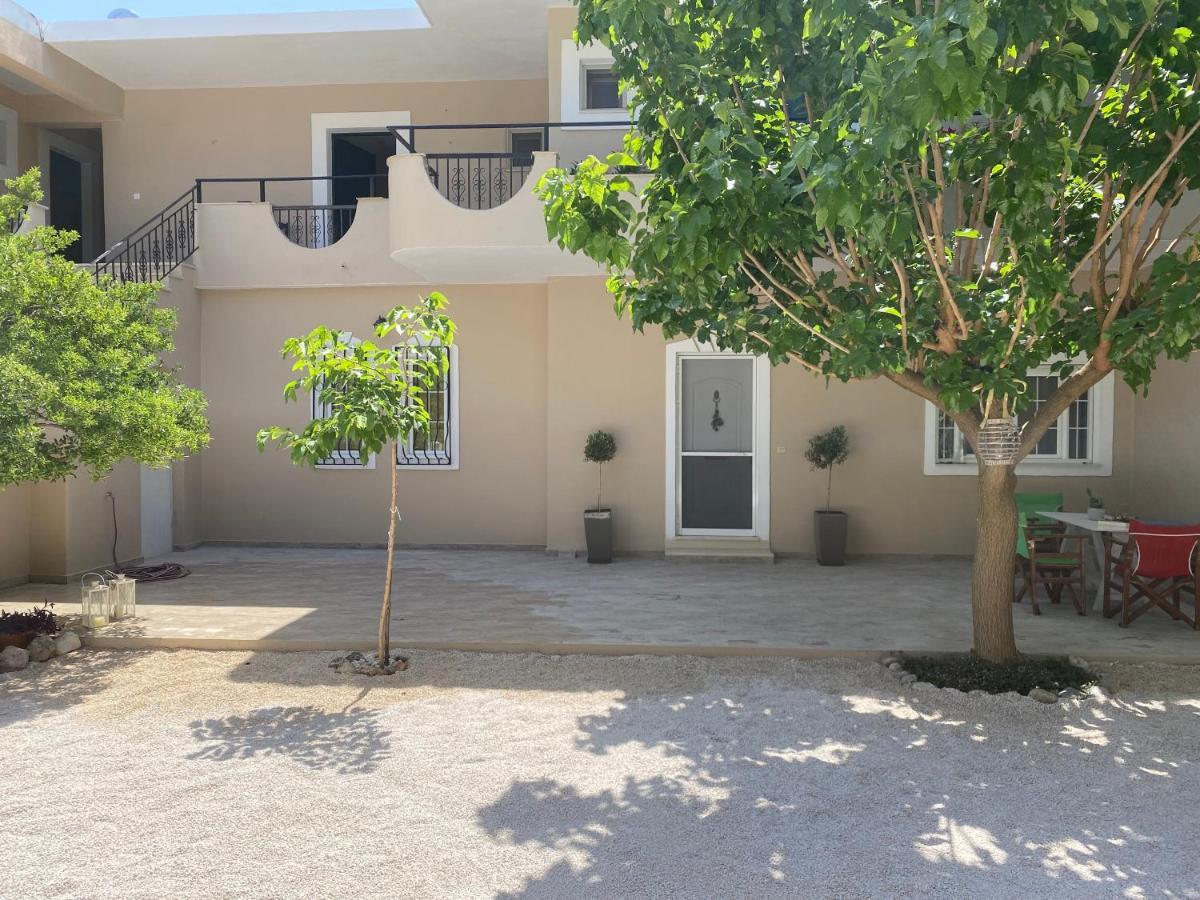 Libera Private Rooms Parga Exterior photo